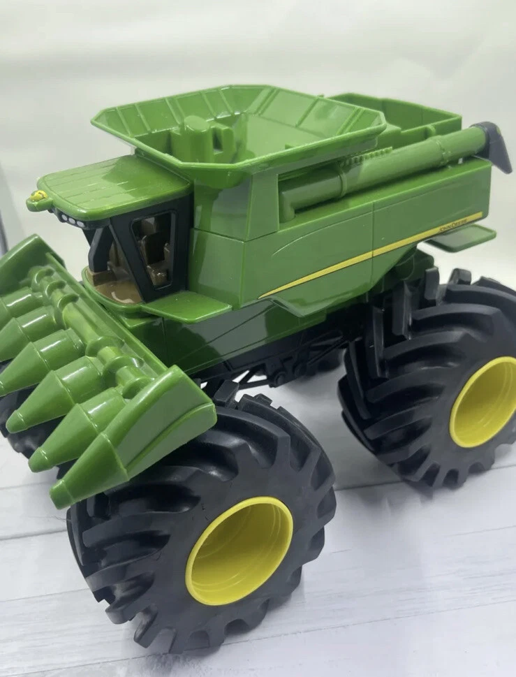 John Deere Monster Tractor Treads Shake n Sounds