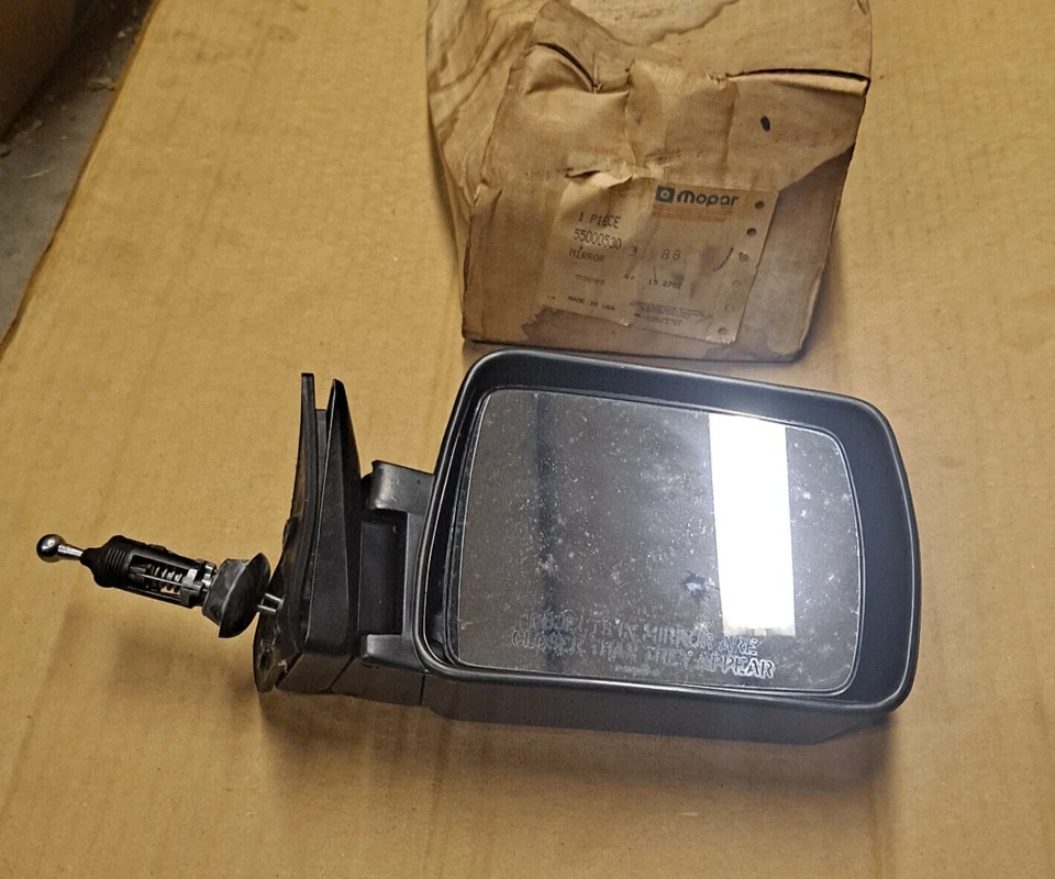 Espejo retrovisor derecho de control remoto Jeep Cherokee Wagoneer Comanche 1984-1990 nuevo en stock MoPar Foto 3 de 4