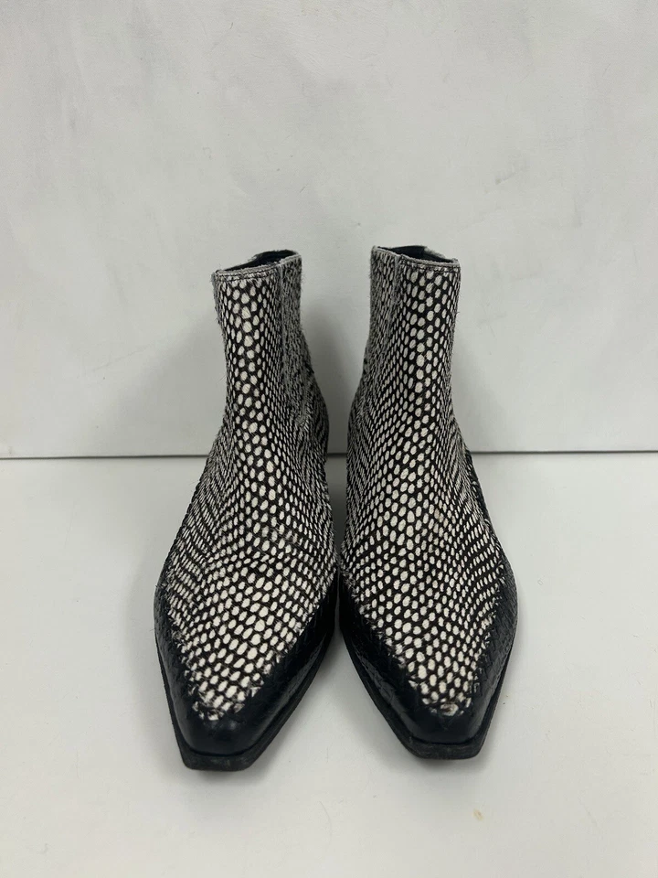 Botín al tobillo The GREAT 'The Cowboy Boot' blanco y negro precio de venta sugerido por el fabricante $325 para mujer talla 9 Foto 3 de 4