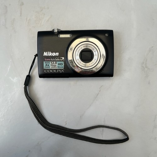 Nikon CoolPix S2550 12.0MP Compact Digital Camera - Black - Afbeelding 1 van 9