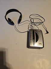 SONY AM/FM Portable Cassette/Radio Mega Bass WM-FX195 TESTED Black- Silver