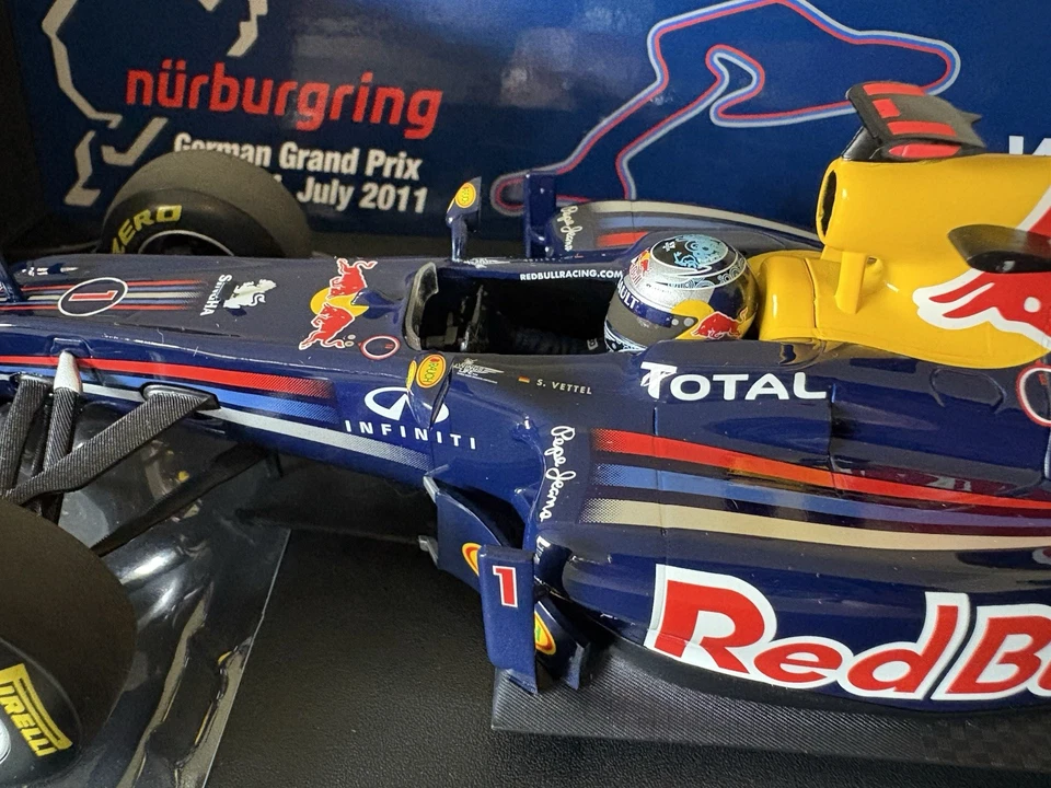 Minichamps 1/18 Seb Vettel 2011 Red Bull Show Car Limited Edition Nurburgring  - Image 3 of 4