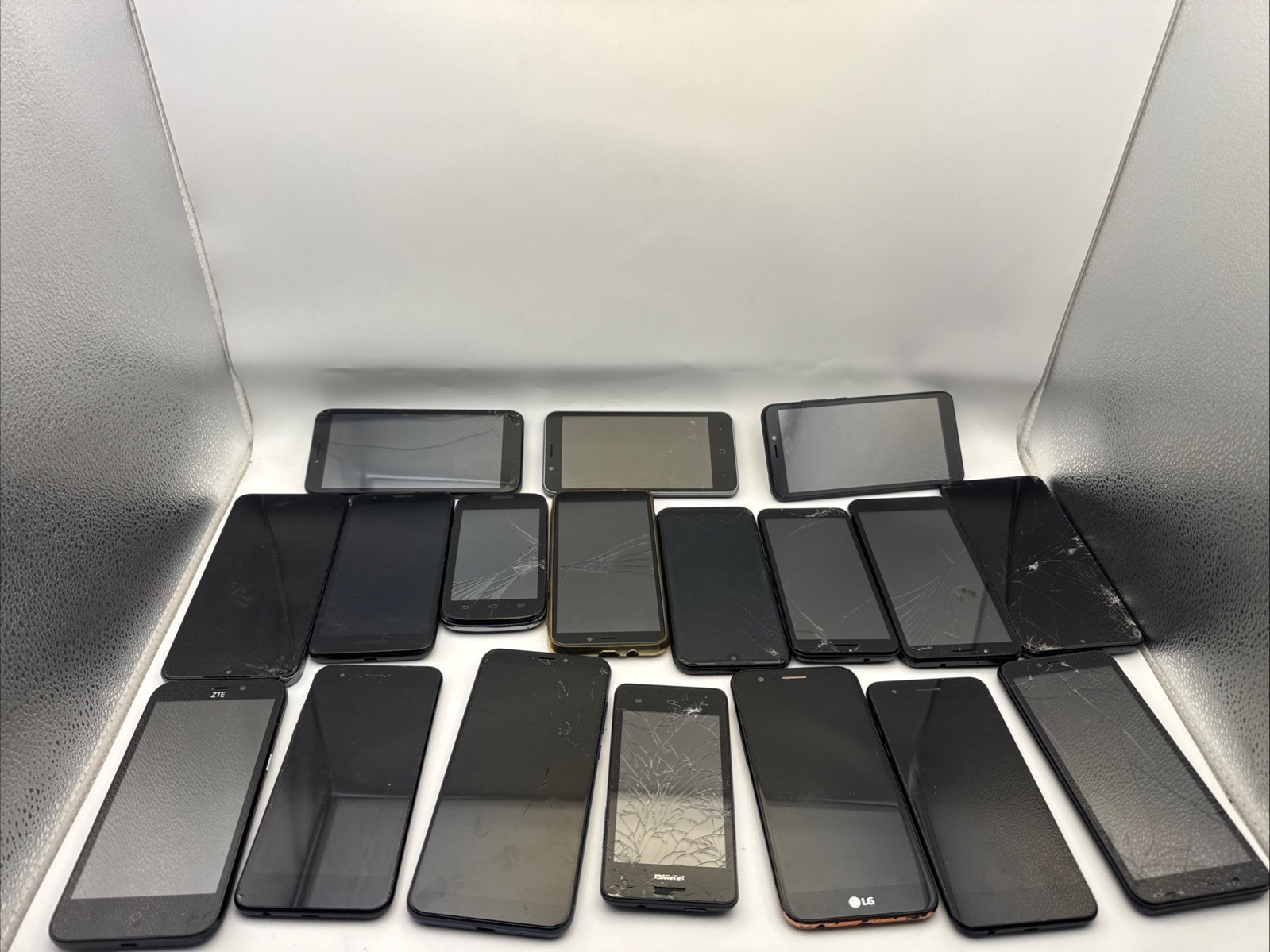 Lot of 18 Mixed Smartphones Cell Phones Parts Repair Untested Mixed Brands