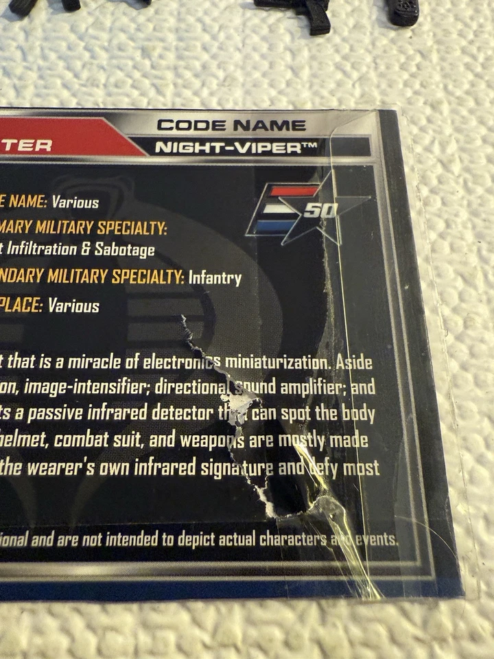 FIGURA DE ACCIÓN 50 ANIVERSARIO HASBRO G.I JOE COBRA NIGHT VIPER CON ACCESORIOS Foto 3 de 4