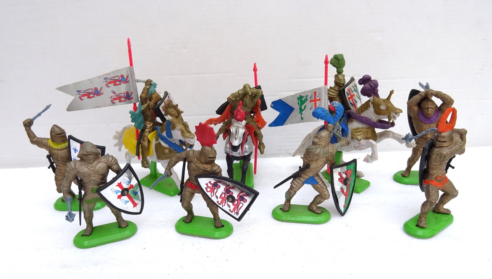 Britains Knights Of The Sword Shield Knights 9 Figures 1971-1987