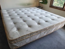 Saatva Classic Mattress 14.5" Firm King Must Pick Up Chicagoland 🛌🚗