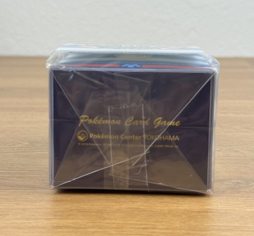 Captain Pikachu Yokohama 2018 Deck Box Pokemon Center Japón original sellado - Imagen 6 de 7