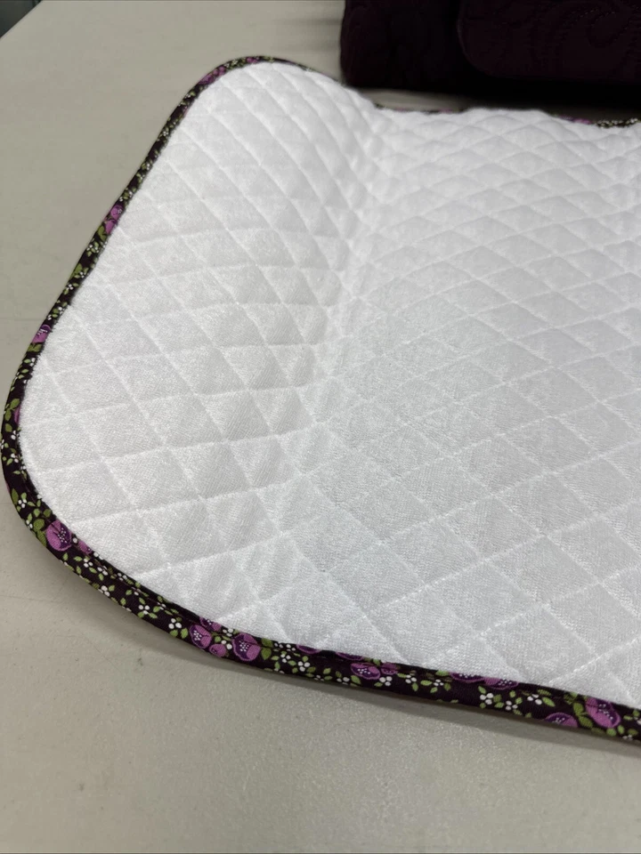 Bolsa de pañales acolchada de microfibra Vera Bradley Bowler forro de vinilo con cambiador Foto 3 de 4