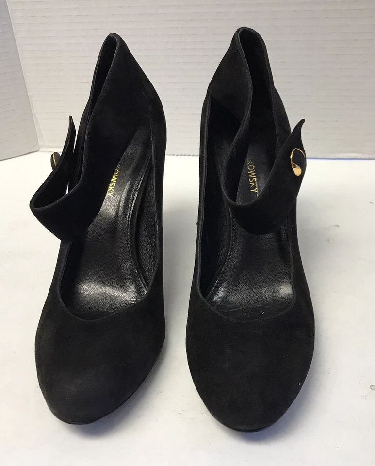 B Makowsky Womens Size 9.5 M Mary Jane Pumps Black Suede Saxon Triangle Heels Foto 3 de 4