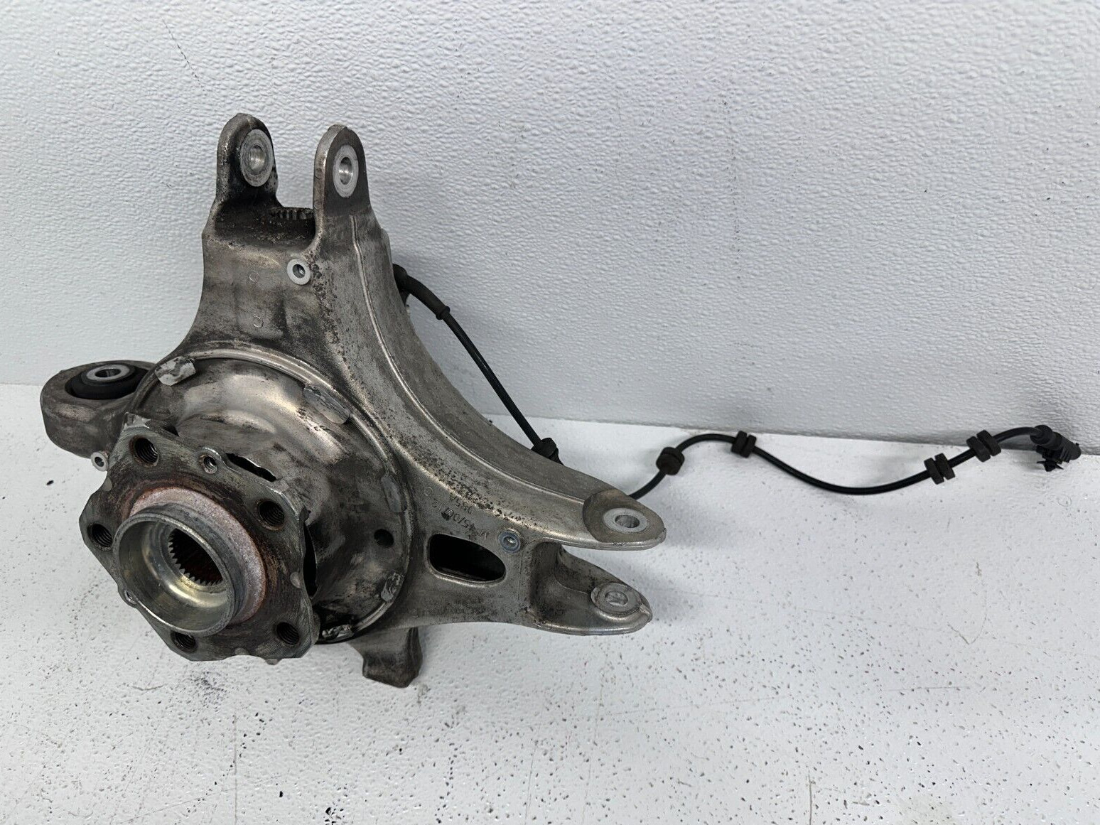 2010-2014 FERRARI 458 ITALIA CALIFORNIA REAR RIGHT SPINDLE KNUCKLE WHEEL HUB OEM