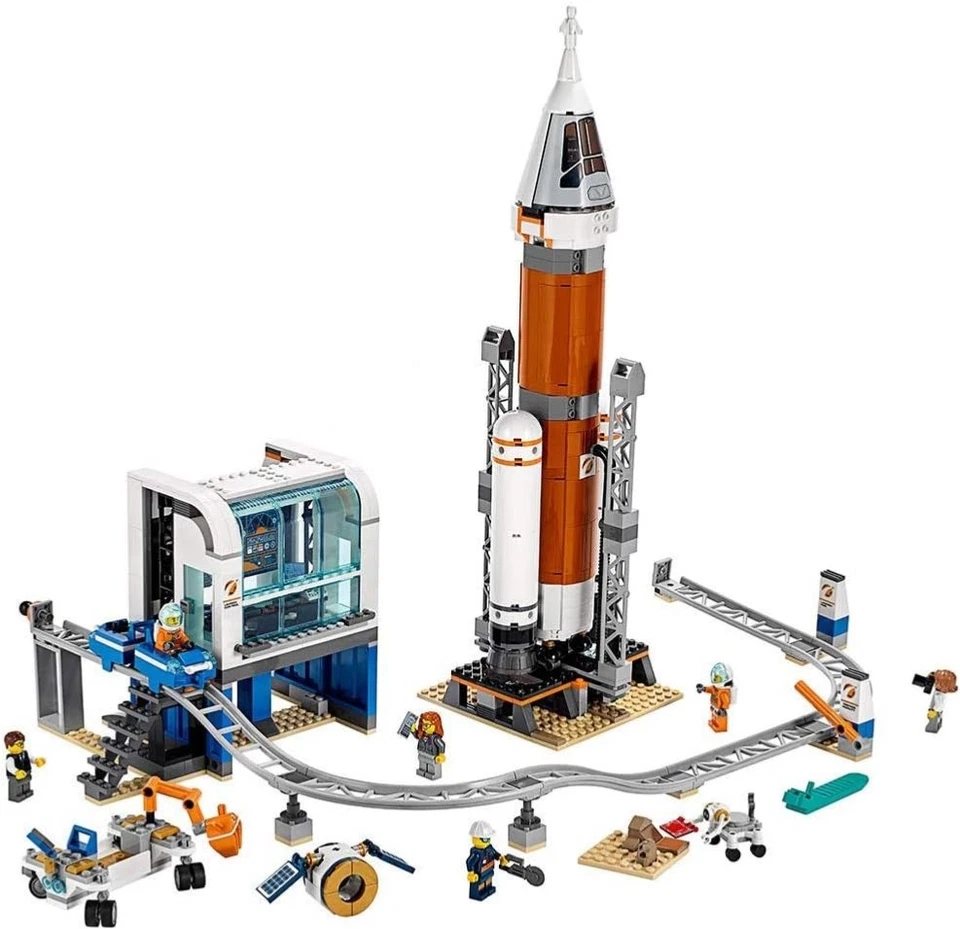 New LEGO CITY 60228 Deep Space Rocket and Launch Control Toy Of The Year 2020 - Image 3 of 4