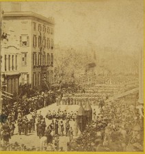 1865 STEREOVIEW PHOTO - ABRAHAM LINCOLN FUNERAL WITH THEODORE ROOSEVELT WATCHING