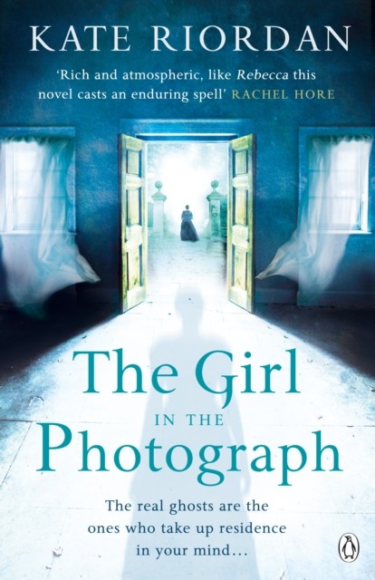 The Girl in the Photograph by Kate Riordan (Paperback Book)