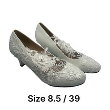 White Lace Floral Bridal Pump Heels, Low Heel, US 8.5 EU 39