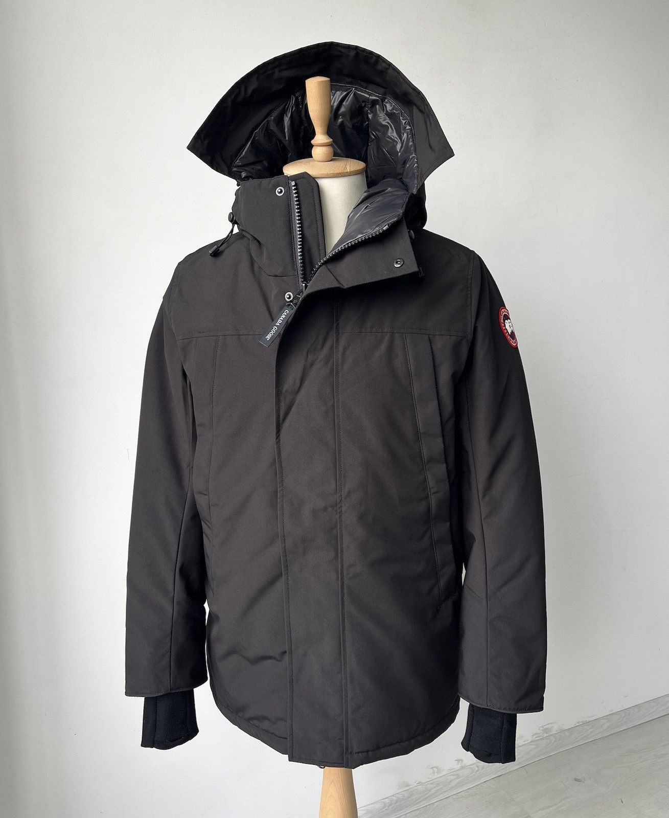 Authentic Men's Canada Goose Sanford Black Down Puffer Parka Jacket Size M thumbnail 2