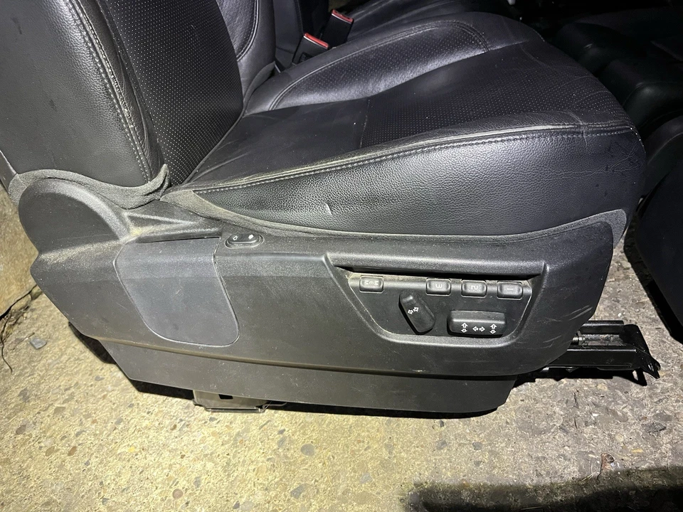 Land Rover Freelander 2 Black Leather Interior, Heated Electric Memory Seats - Image 2 of 4