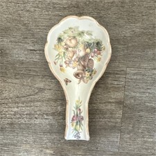 Ceramic Floral Spoon Rest with Squirrel Design, Multicolor, Traditional