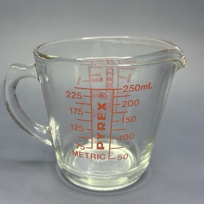 Pyrex Measuring Cup 508  1 Cup Red Lettering Closed D Handle USA Vintage - oz mL