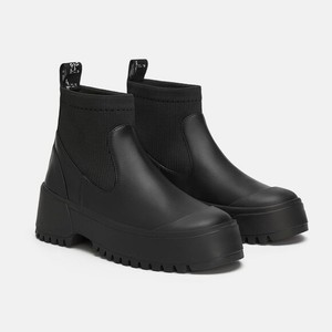 flat sole ankle boots