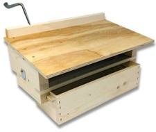 TRAPPOLA RACCOGLI POLLINE  IN LEGNO per arnia DADANT B. CUBO 10 FAVI