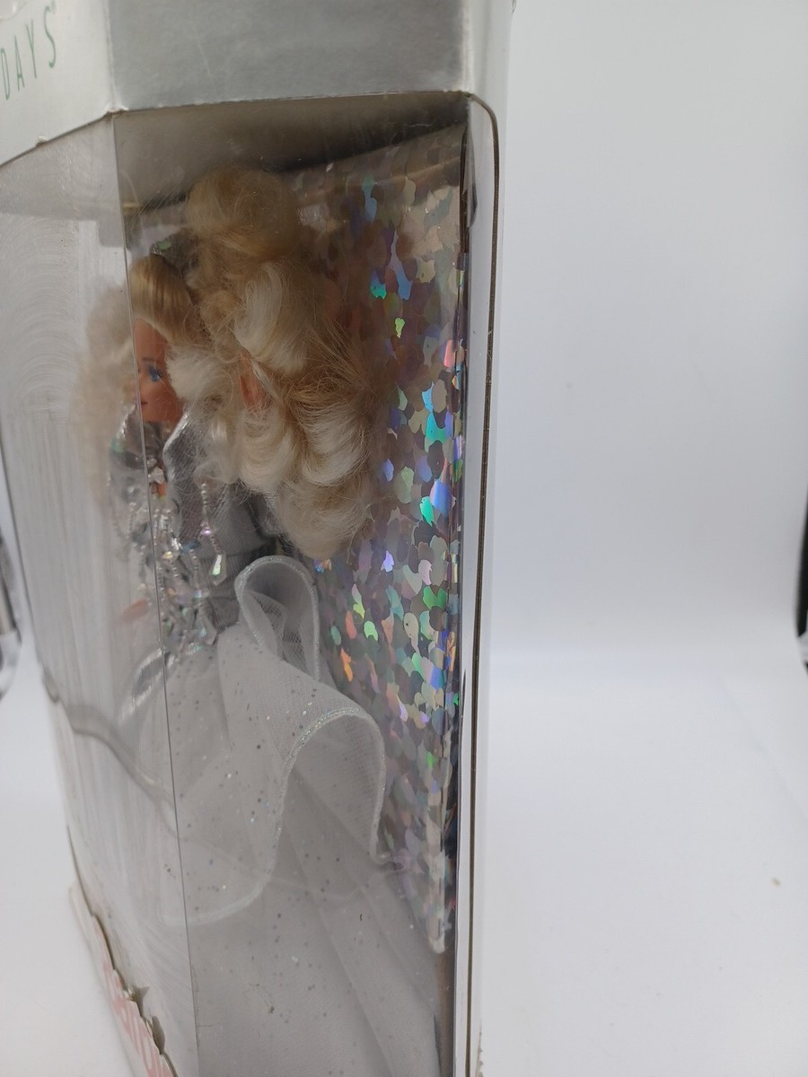 トイズバイアイニティ Barbie SPECIAL BOX Happy Holidays Special Edition Gold Box Barbie Violet Eyes 1996