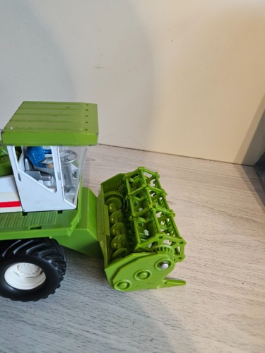 ultra rare ace champion Combine Harvester 1:32 Scale Model Toy turning wheels - Picture 3 of 11