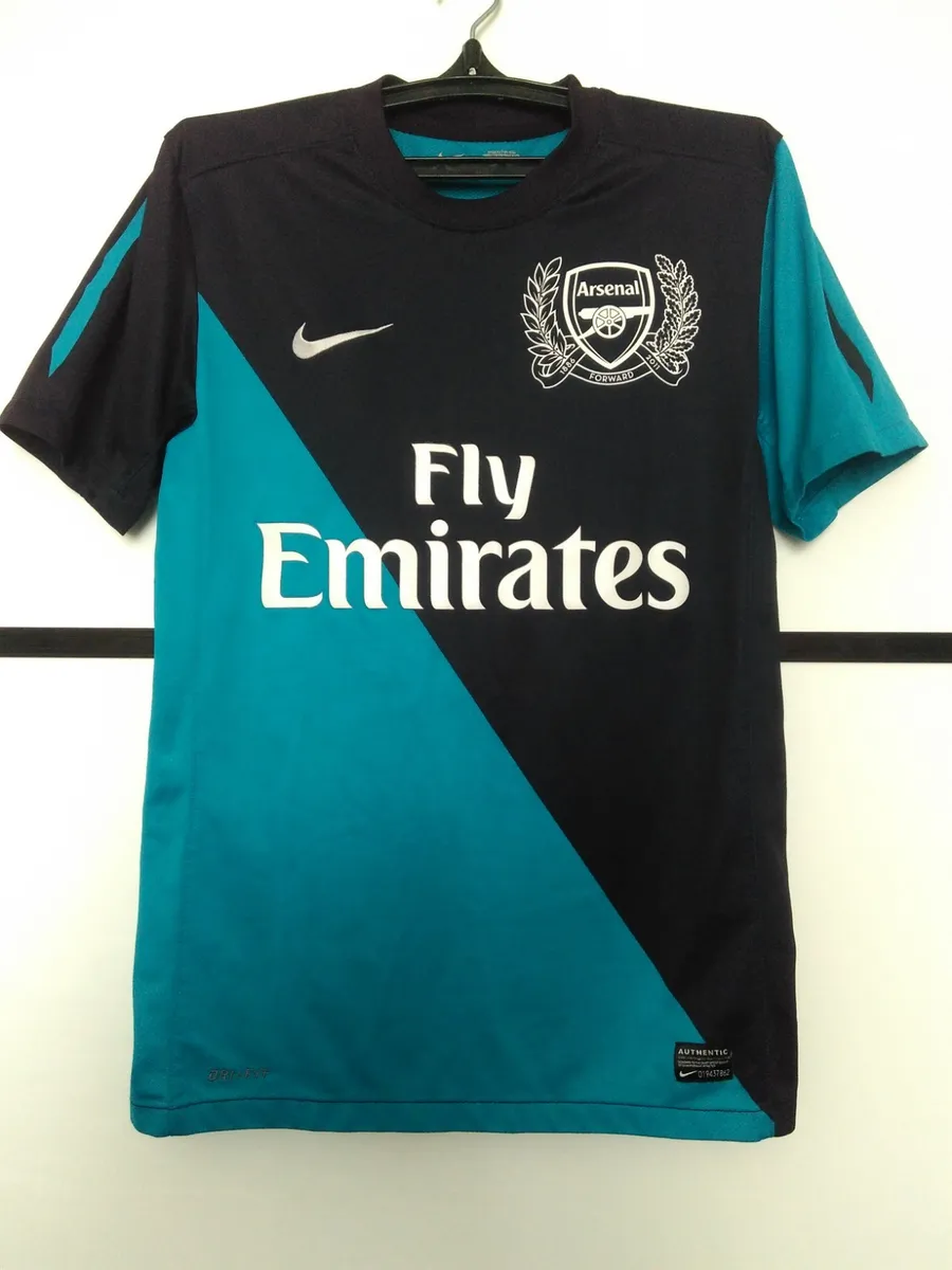 Arsenal 2011 - 2012 football shirt Nike size S Small |