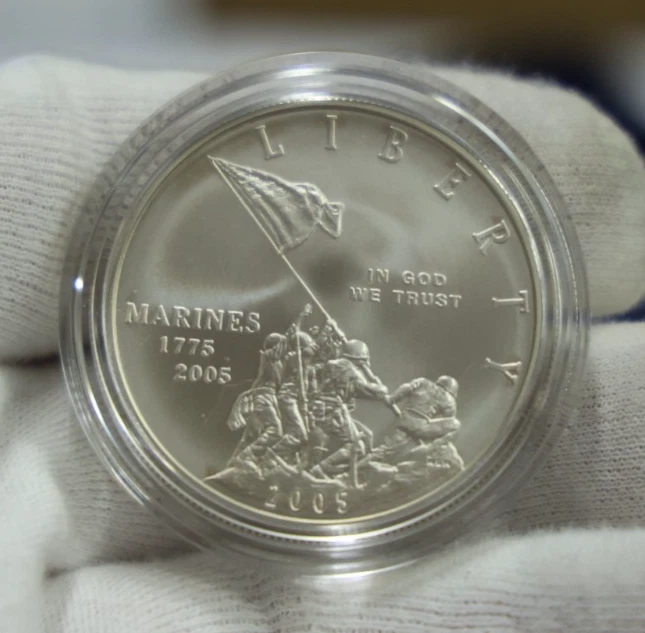2005 Marine Corps Commemorative UNC Silver Dollar US Mint With Box & COA OGP - Image 2 of 4