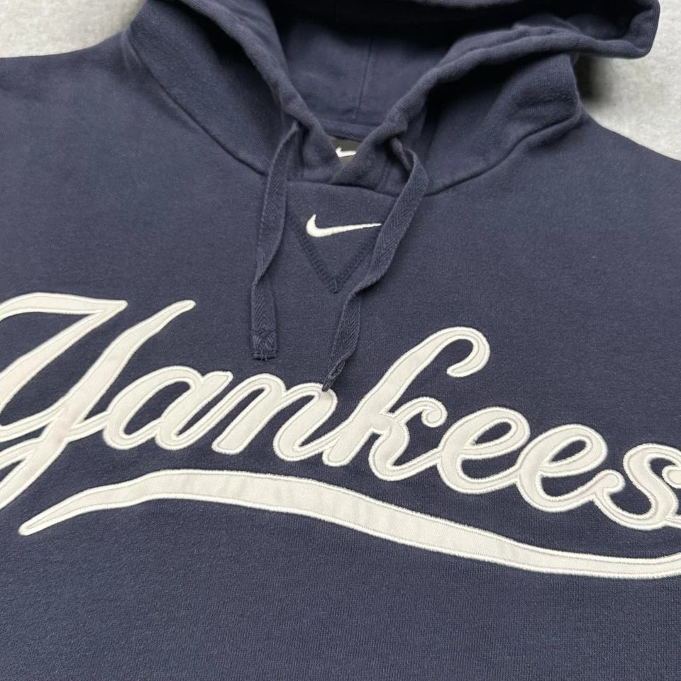 Sudadera con Capucha New York Yankees Para Hombres Grande Azul Marino MLB Béisbol Nike Pullover Polar Script Foto 3 de 4