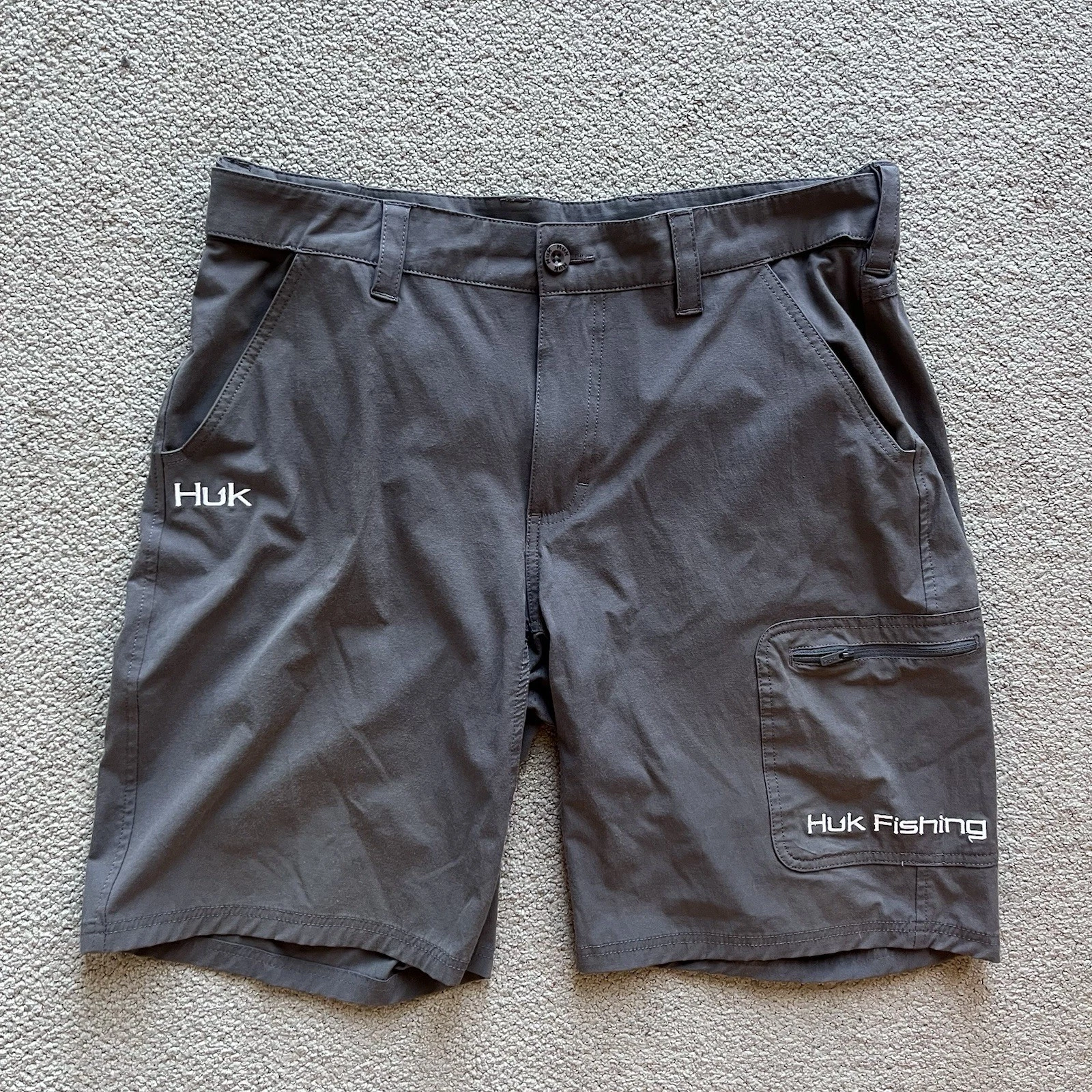Huk Men’s Large Fishing Shorts Gray Performance Fabrics Utility Cargo Pockets