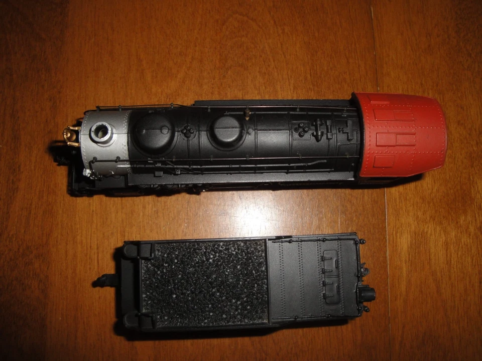 Bachmann HO Scale Reading 2 8 0 Consolidation Steam Locomotive runs smokes - Image 4 of 4