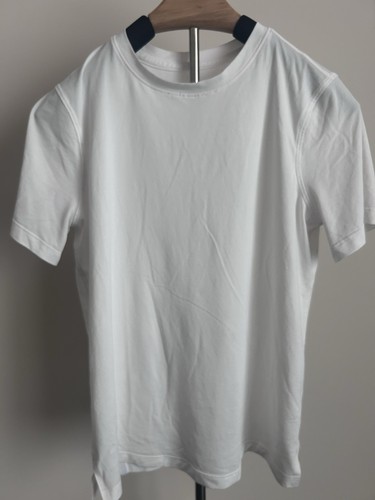 lululemon Women’s Ultralight Waist Length T-Shirt Lightweight Size 6