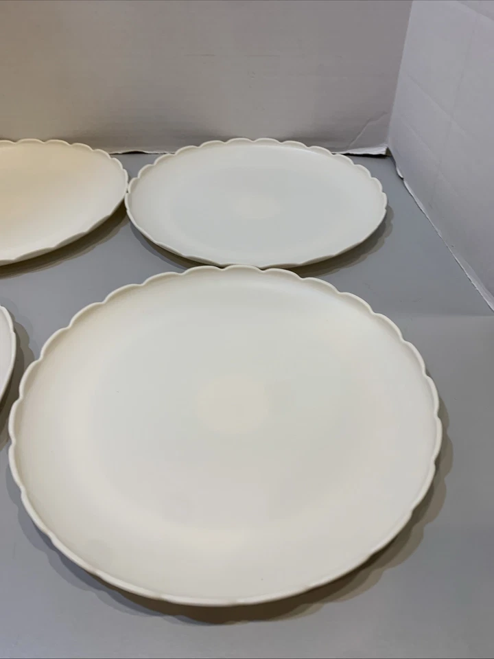 Mainstays 4pc Plastic Dinner Plates-10.5” Round Ribbed Border- Lightweight New - Image 2 of 4
