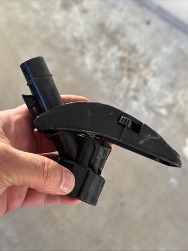 Blitz Enviro Flo Gas Can Lever & Spout, Self Venting Push To Pour Lock 900900