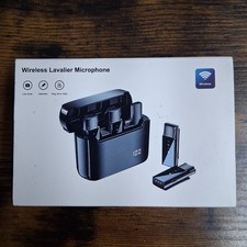 Professional Wireless Lavalier Microphone for iPhone iPad w/ Charging Case