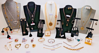 50 SWEET HEARTS & CAMEOS VINTAGE JEWELRY LOT RHINESTONES SETS RINGS BEAUTIES!