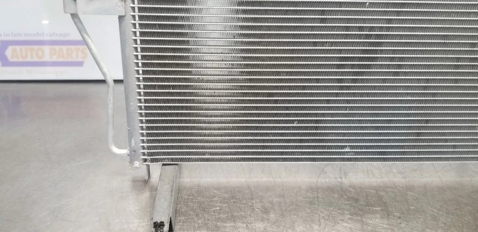 MONTAJE CONDENSADOR CHEVY CAMARO AC 91 Foto 4 de 4