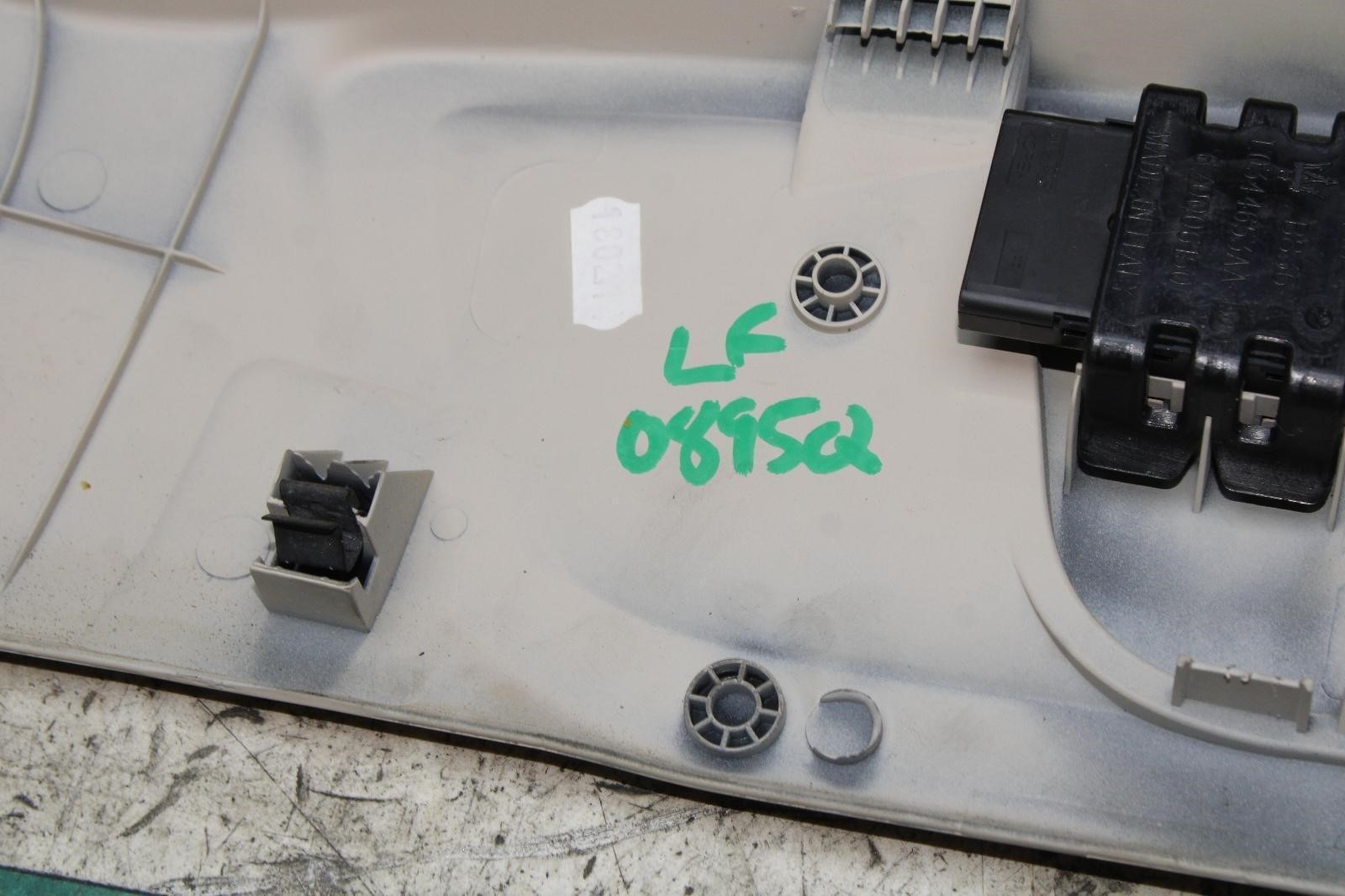 14-17 Ghibli Cream Trim Front Driver Side LH Left Power Seat Switch Factory OEM
