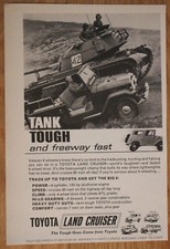 Publicité magazine vintage 1965 Toyota Land Cruiser noir et blanc "Tank Tough" 1964