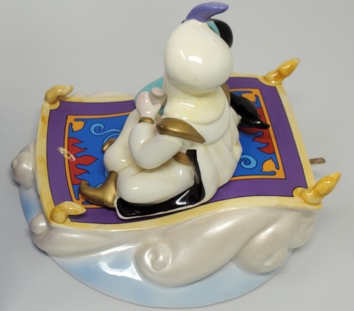 Schmid Disney Aladdin & Jasmine Music Box “A Whole New World” Magic Carpet 1993 - Picture 3 of 9