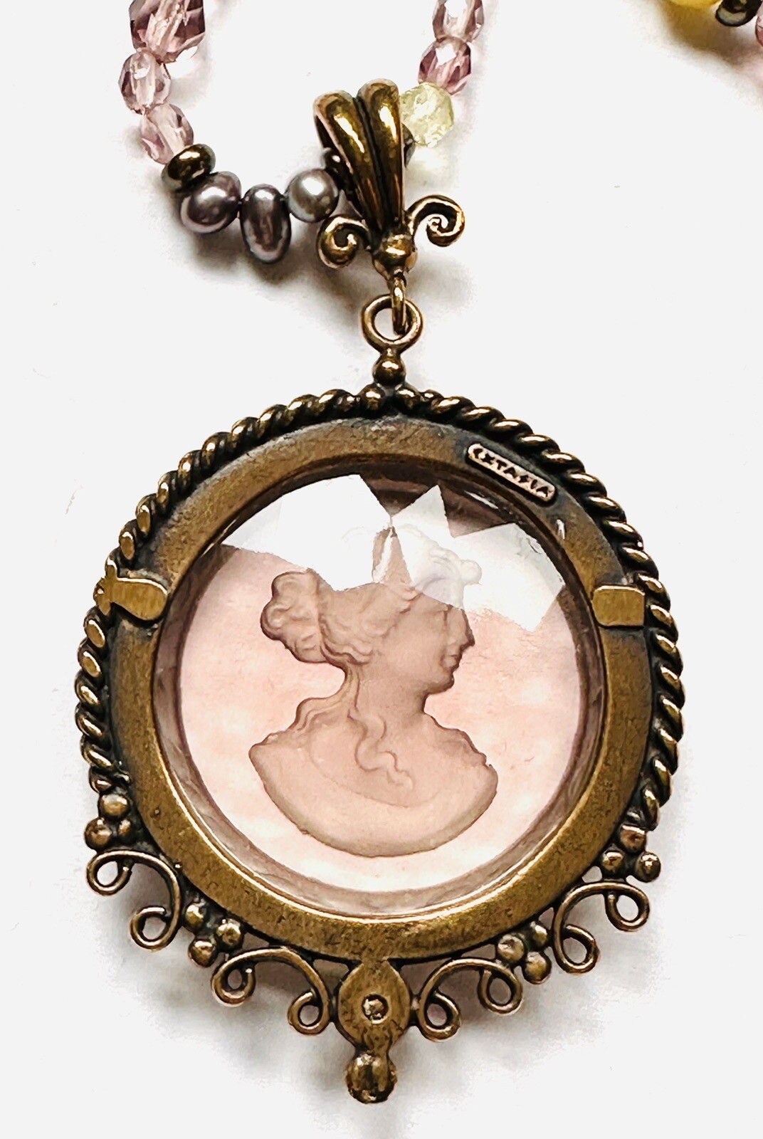 VINTAGE EXTASIA INTAGLIO CAMEO FROSTED NECKLACE JEWELRY Light Purple