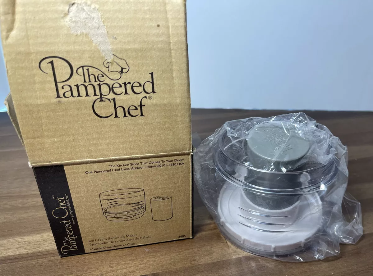 BRAND NEW IN BOX PAMPERED CHEF ICE SCOOP