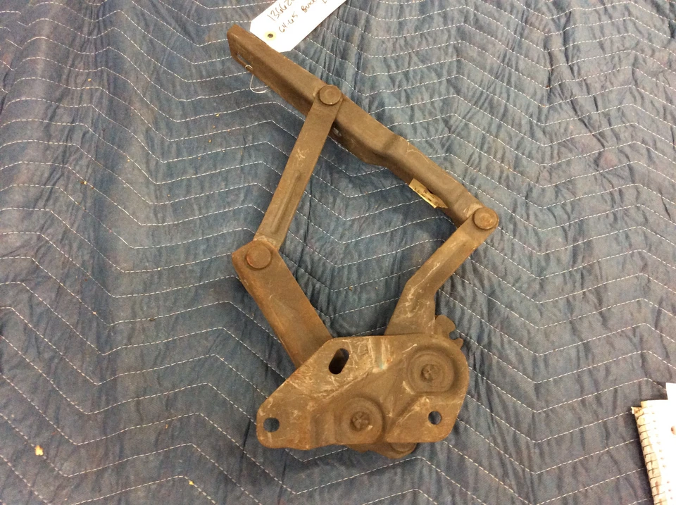 Nuevo de Lote Antiguo 64 65 Buick Special Skylark LH Capucha Bisagra 1366261 Foto 3 de 4