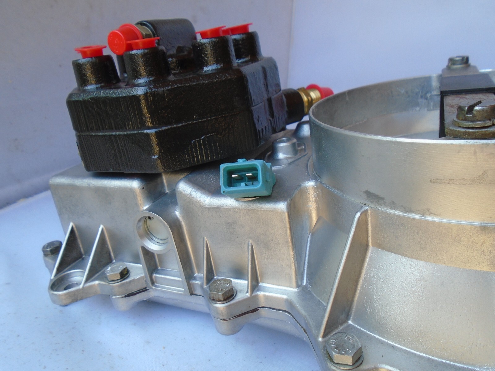 Mercedes 107 Fuel Distributor 0438100012 450SL 450SLC 450SEL 450SE w116