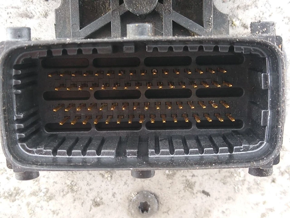 Saab 9-3 Motor Sedán Módulo ECU Velocímetro Cluster y Encendido 4 Cilindros 07-11 Foto 4 de 4