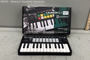 Novation Launchkey Mini MK2 25-Key USB MIDI Keyboard Controller with Box