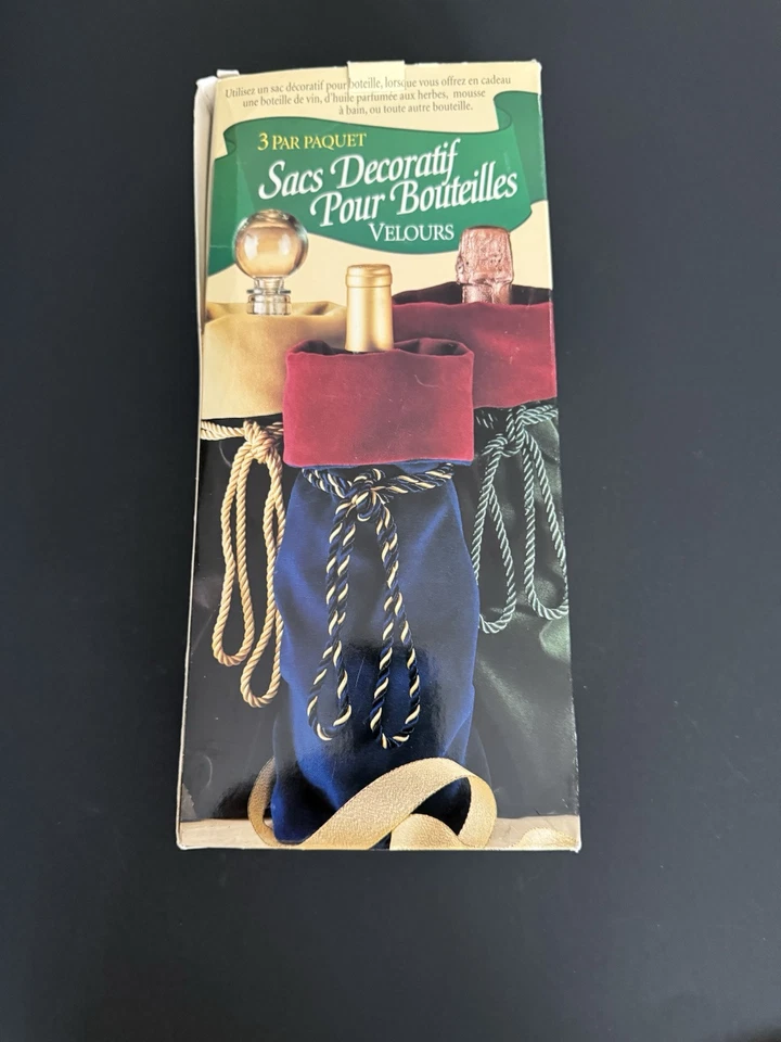 Pack de 3 bolsos de terciopelo estilo elegante con 2 cordones de terciopelo. Usados Foto 3 de 4