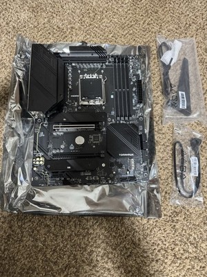MSI MAG B650 Tomahawk WiFi Gaming Motherboard AMD AM5, ATX, DDR5, PCIe 4.0