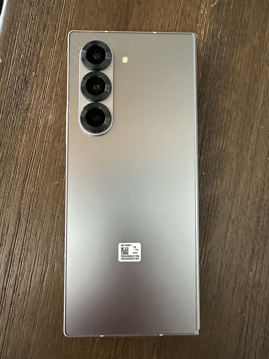Samsung Galaxy Z Fold6 1TBシルバー 超美品 Samsung Galaxy Z Fold6 1TB (Unlocked) Silver Shadow SM