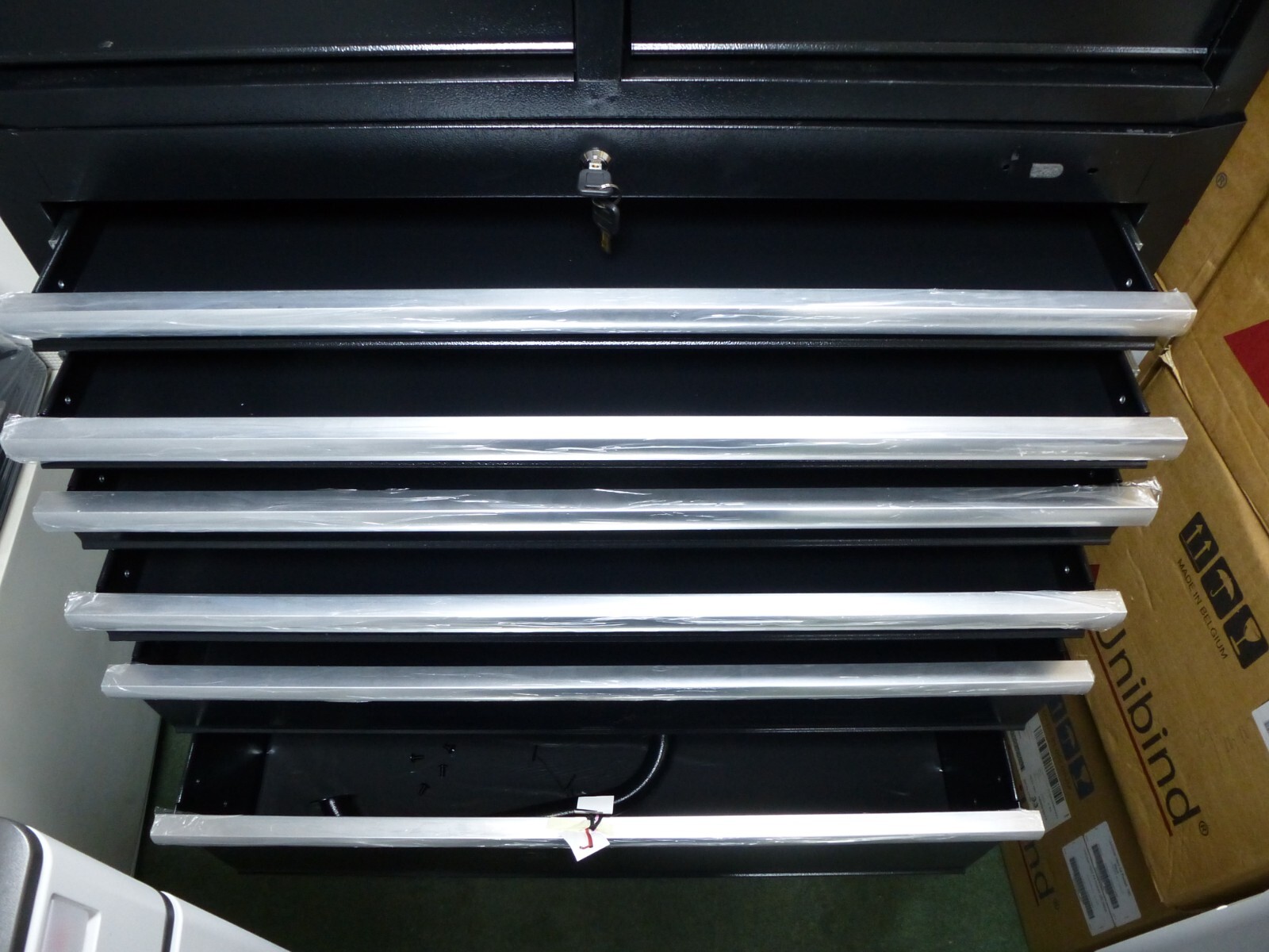 Halfords Advanced 36" Extra Wide H/DUTY Tool Chest & 6+6